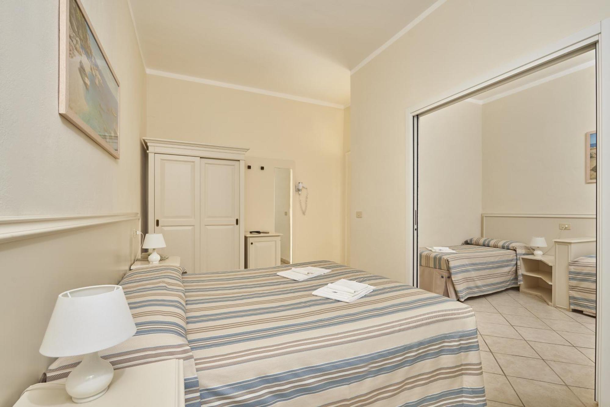 Hotel Villa Rodriguez Capoliveri  Extérieur photo